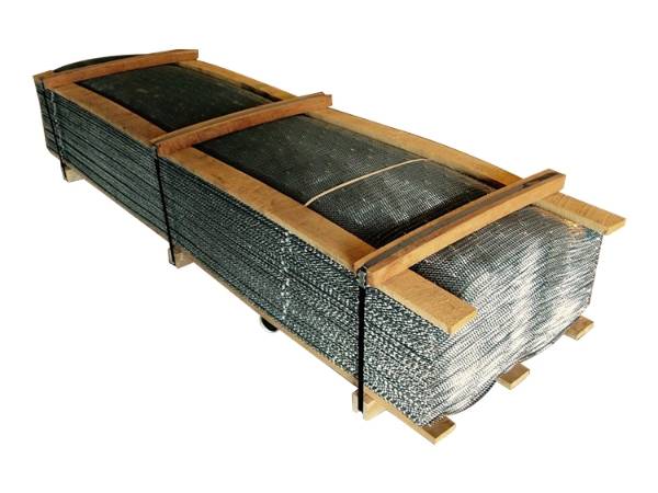 Expanded metal lath with wood pallet packing