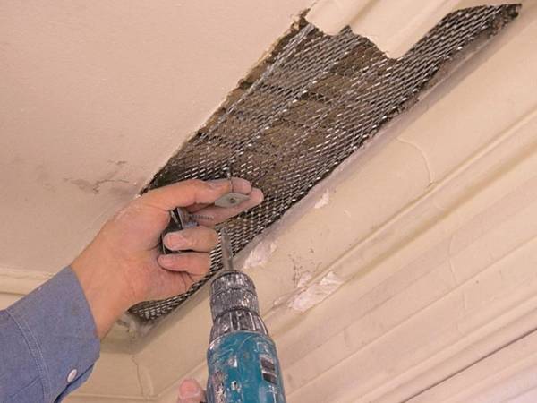 Corner mesh for ceiling plastering